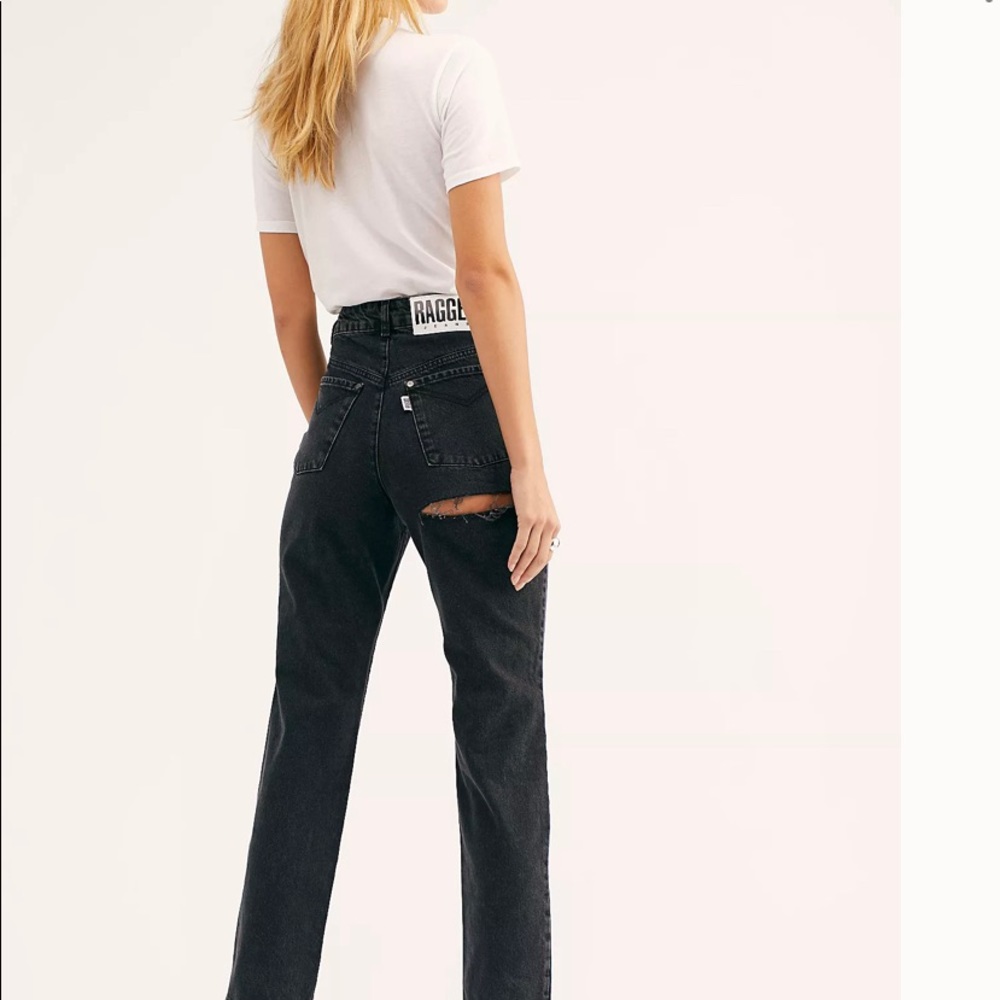 RAGGED PRIEST MOM JEANS⚡️